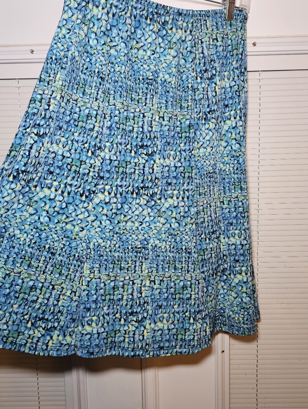 Connected Apparel Women's Skirt Size Large Flared Flowy Lightweight